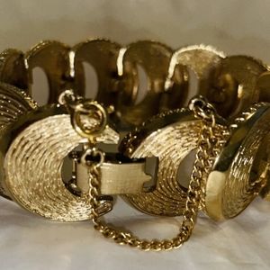 CORO Pegasus Bracelet Gold-Tone Vintage Signed Half Moon Safety Chain 7" Long